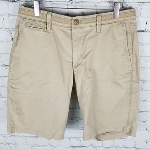 GAP | khaki 10 inch shorts